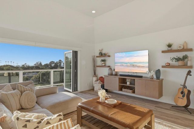 1712 Burgundy Road, Encinitas, CA 92024