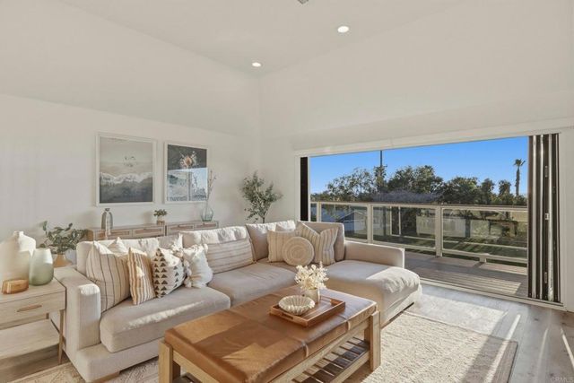 1712 Burgundy Road, Encinitas, CA 92024