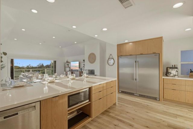 1712 Burgundy Road, Encinitas, CA 92024