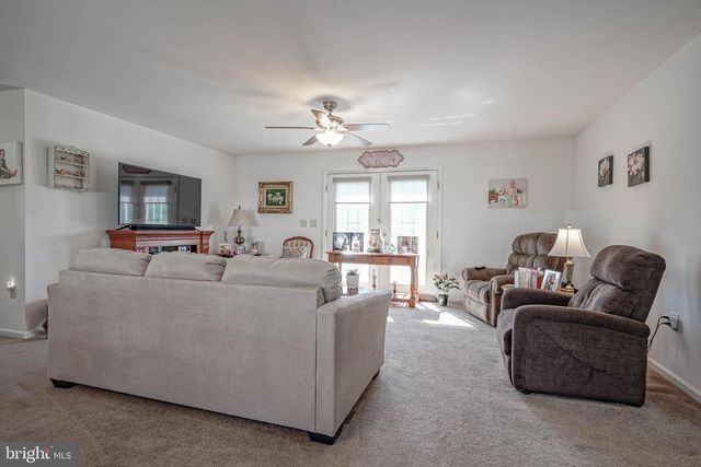 2080 BURLINGTON CIR, Williamstown, NJ 08094