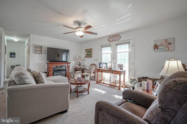 2080 BURLINGTON CIR, Williamstown, NJ 08094
