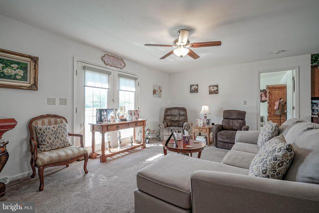 2080 BURLINGTON CIR, Williamstown, NJ 08094