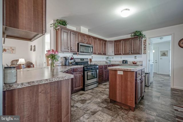 2080 BURLINGTON CIR, Williamstown, NJ 08094