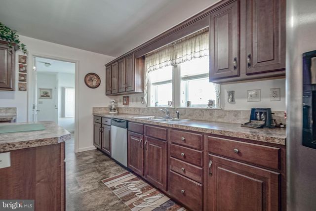 2080 BURLINGTON CIR, Williamstown, NJ 08094