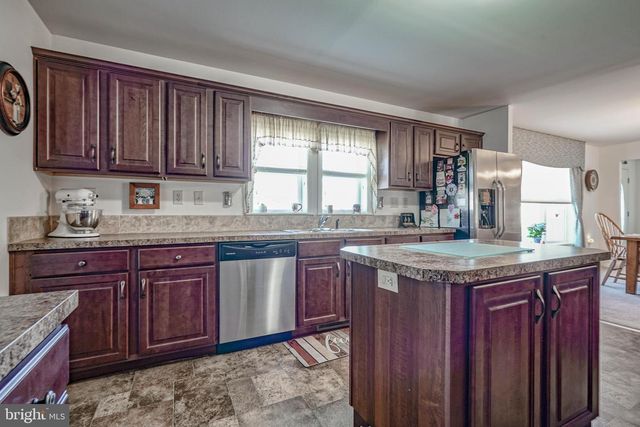 2080 BURLINGTON CIR, Williamstown, NJ 08094