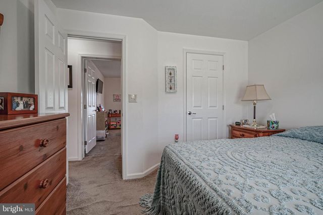 2080 BURLINGTON CIR, Williamstown, NJ 08094