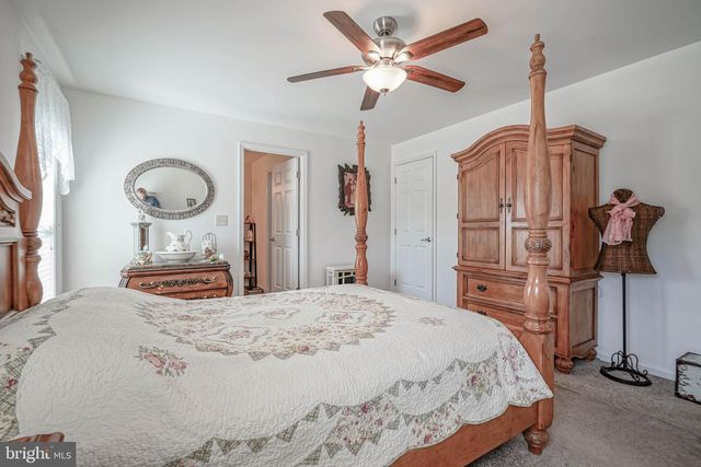 2080 BURLINGTON CIR, Williamstown, NJ 08094