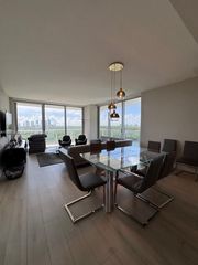 16385 Biscayne Blvd 921, North Miami Beach, FL 33160