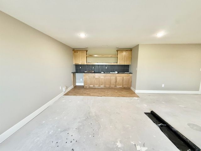 5432 N Toben Ct, Bel Aire, KS 67226