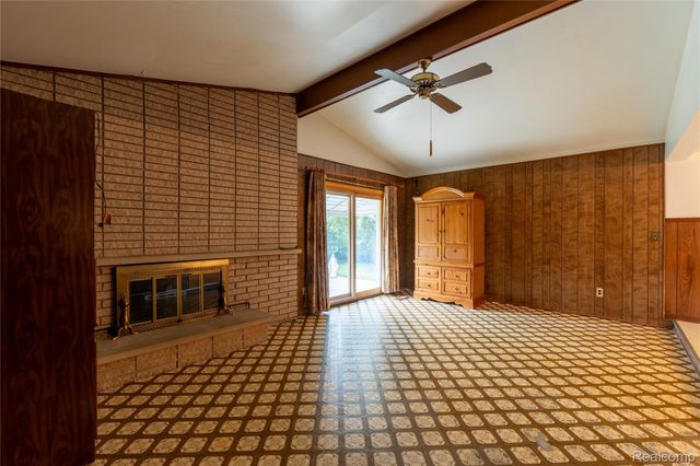 2930 Groves Drive, Sterling Heights, MI 48310