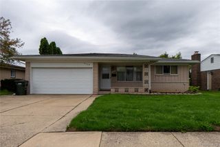 2930 Groves Drive, Sterling Heights, MI 48310
