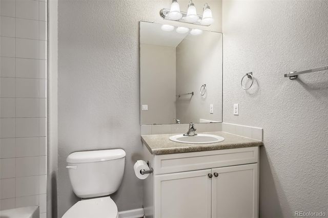 24872 E Irish Drive, Aurora, CO 80016