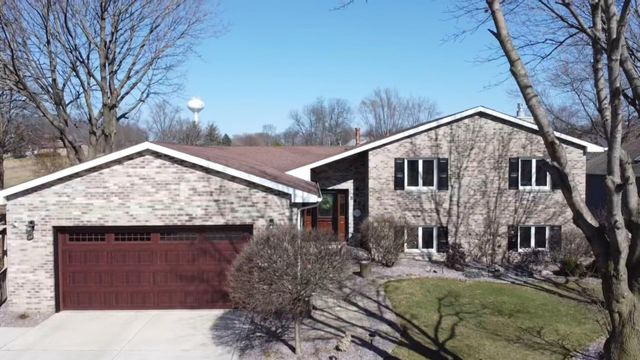 3002 Sunrise Drive, Crown Point, IN 46307