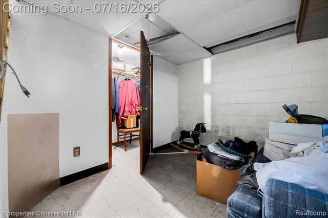 19322 Pierson Street, Detroit, MI 48219