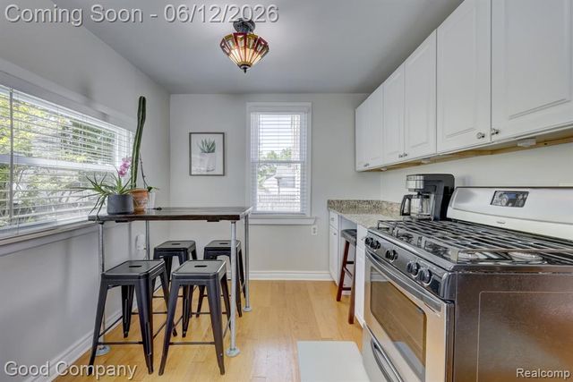 45 W Morehouse Avenue, Hazel Park, MI 48030