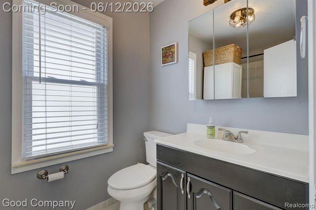 45 W Morehouse Avenue, Hazel Park, MI 48030