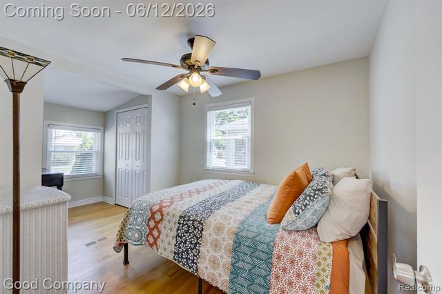 45 W Morehouse Avenue, Hazel Park, MI 48030