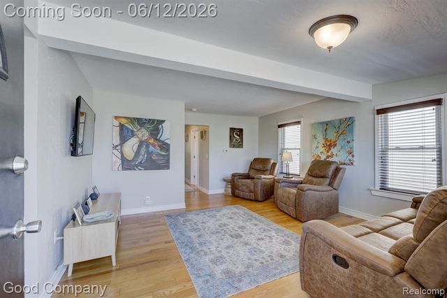 45 W Morehouse Avenue, Hazel Park, MI 48030