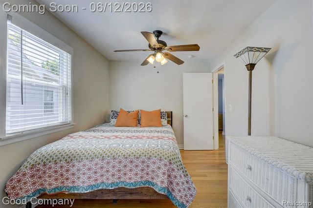 45 W Morehouse Avenue, Hazel Park, MI 48030