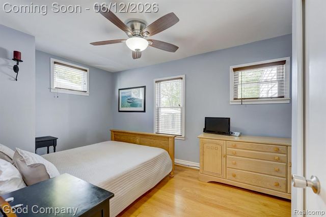 45 W Morehouse Avenue, Hazel Park, MI 48030