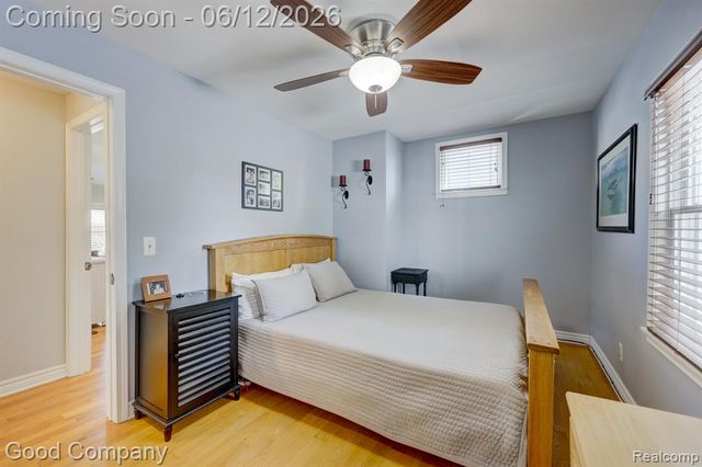 45 W Morehouse Avenue, Hazel Park, MI 48030