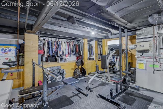 45 W Morehouse Avenue, Hazel Park, MI 48030