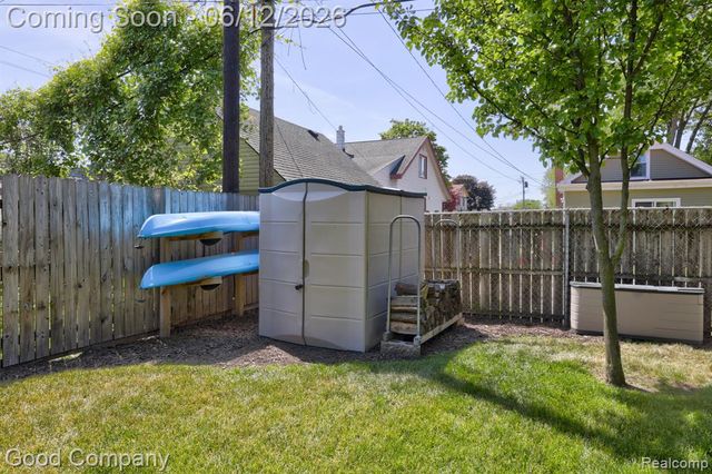 45 W Morehouse Avenue, Hazel Park, MI 48030