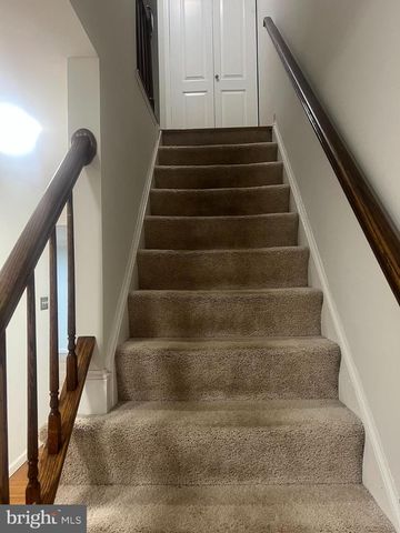14432 FOUR CHIMNEY DR, Centreville, VA 20120