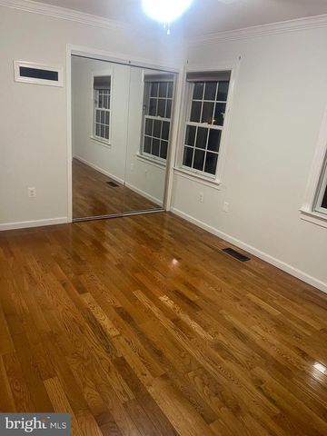 14432 FOUR CHIMNEY DR, Centreville, VA 20120