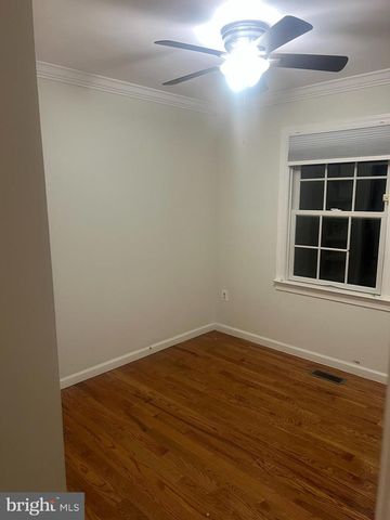 14432 FOUR CHIMNEY DR, Centreville, VA 20120
