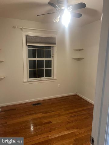 14432 FOUR CHIMNEY DR, Centreville, VA 20120