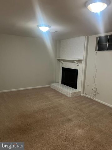 14432 FOUR CHIMNEY DR, Centreville, VA 20120