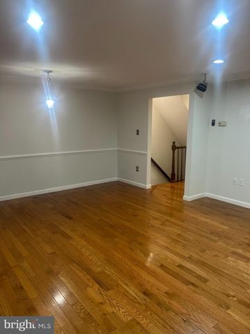 14432 FOUR CHIMNEY DR, Centreville, VA 20120