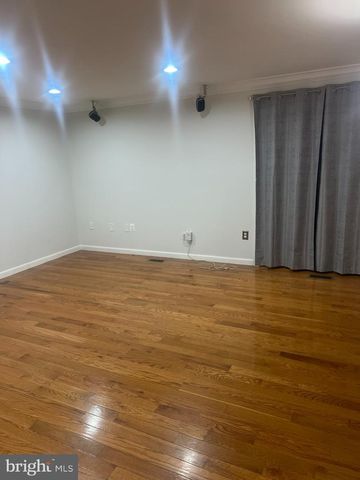 14432 FOUR CHIMNEY DR, Centreville, VA 20120
