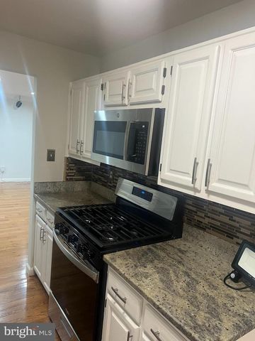 14432 FOUR CHIMNEY DR, Centreville, VA 20120
