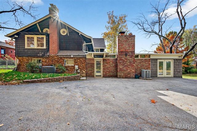 8673 General Grant Lane, Crestwood, MO 63123