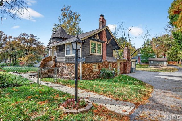 8673 General Grant Lane, Crestwood, MO 63123