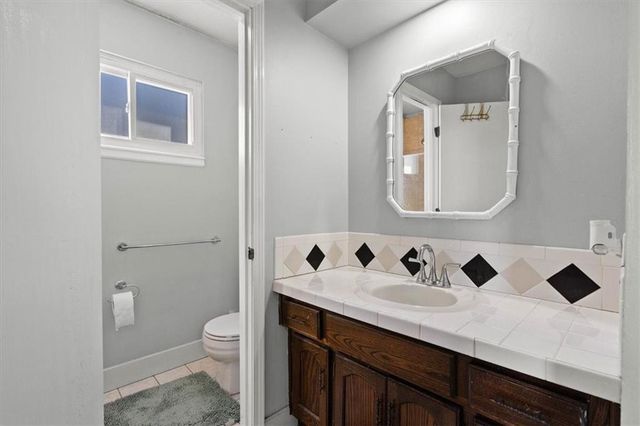 7815 W 61st Terrace, Overland Park, KS 66202