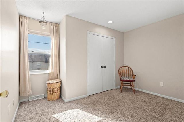 7815 W 61st Terrace, Overland Park, KS 66202