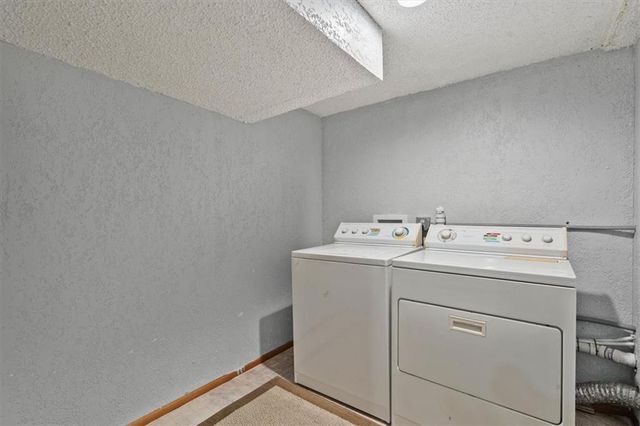 7815 W 61st Terrace, Overland Park, KS 66202