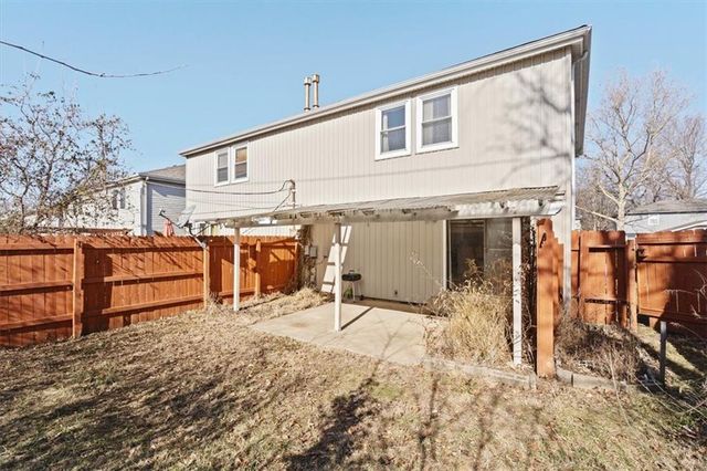 7815 W 61st Terrace, Overland Park, KS 66202