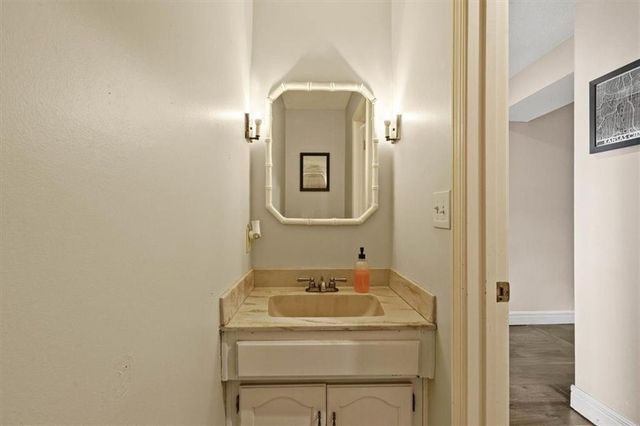 7815 W 61st Terrace, Overland Park, KS 66202