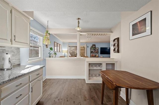 7815 W 61st Terrace, Overland Park, KS 66202