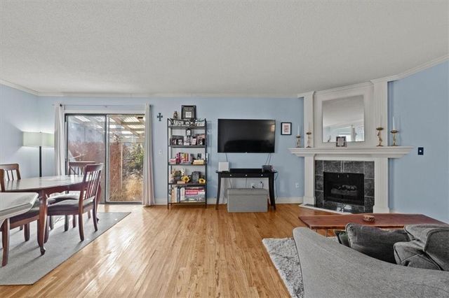 7815 W 61st Terrace, Overland Park, KS 66202