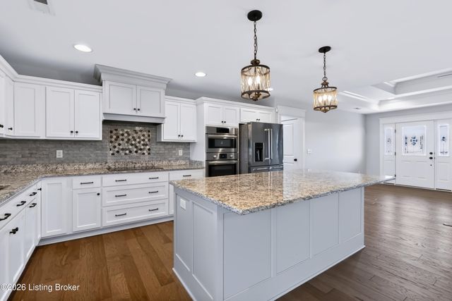 260 Brennan Ct, Shepherdsville, KY 40165