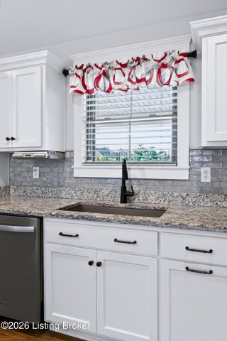 260 Brennan Ct, Shepherdsville, KY 40165