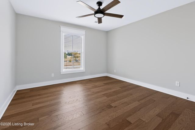 260 Brennan Ct, Shepherdsville, KY 40165