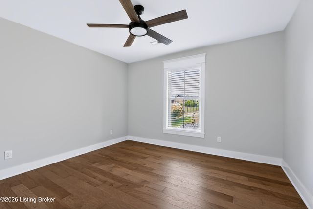 260 Brennan Ct, Shepherdsville, KY 40165