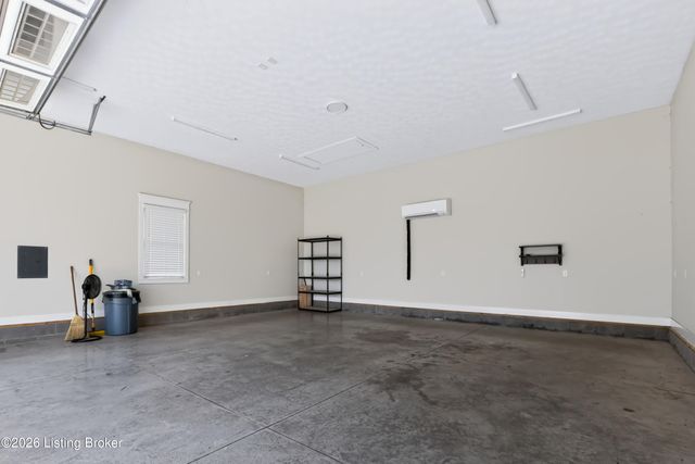 260 Brennan Ct, Shepherdsville, KY 40165