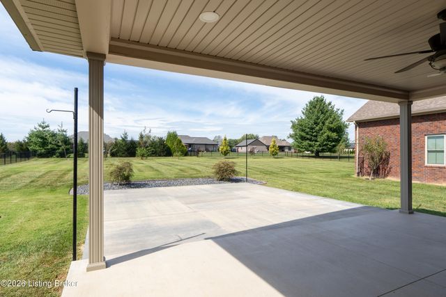 260 Brennan Ct, Shepherdsville, KY 40165